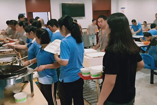 食堂承包公司不榨取員工伙食費(fèi)靠什么賺錢？