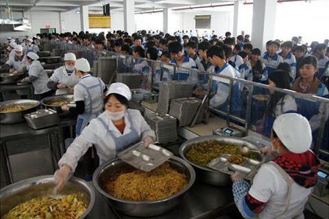 學(xué)校食堂承包這個(gè)近乎被壟斷的賺錢(qián)生意，如今卻“開(kāi)不下去”？